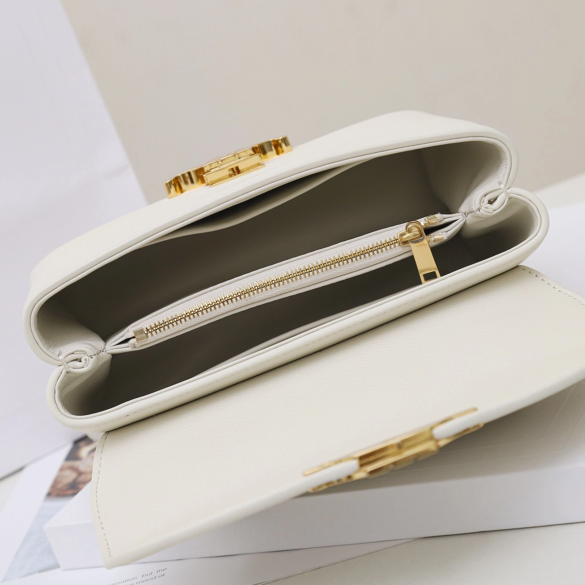 MOMO-- 358i95 118113FYJ.00WC high quality version cowhide item:D-B184I2103